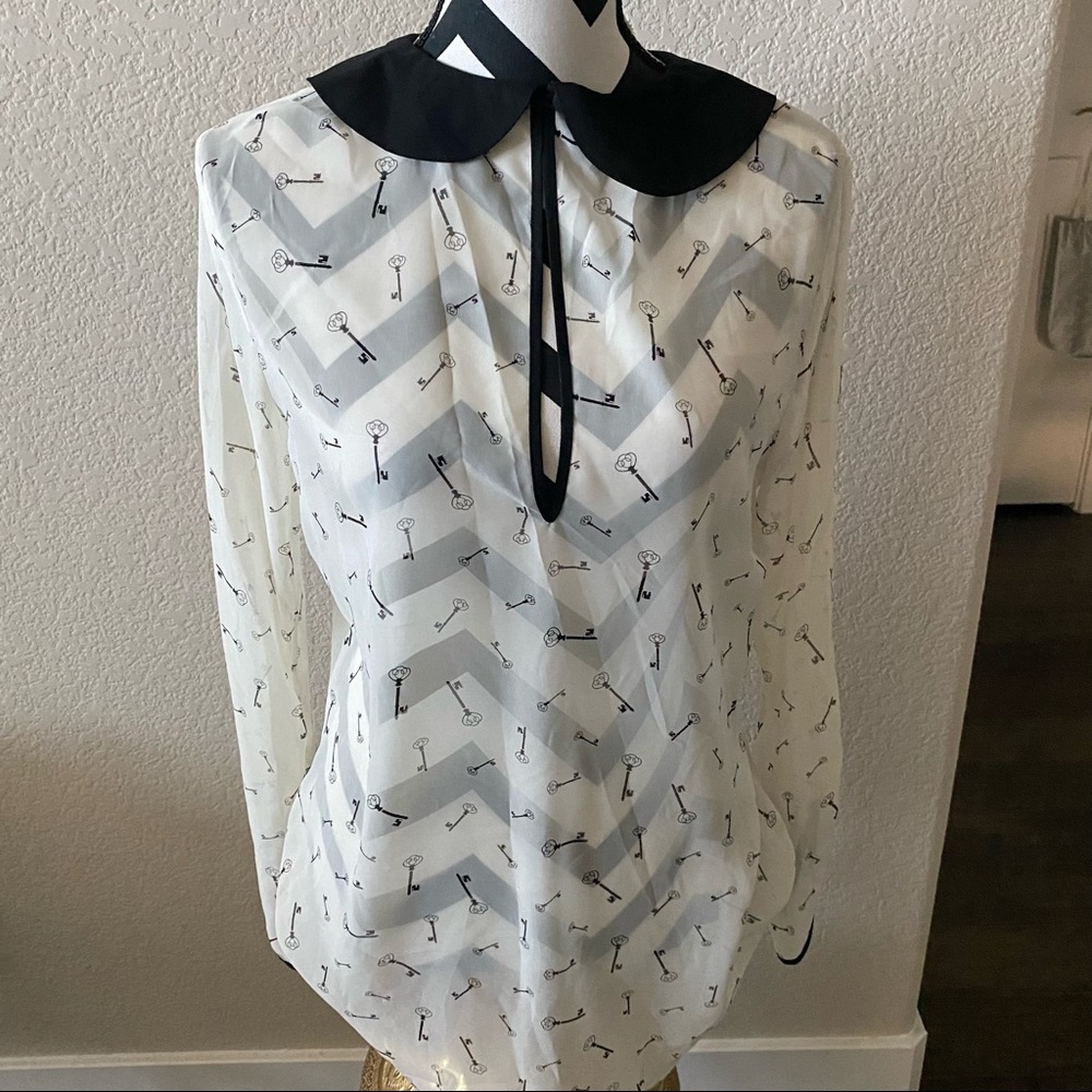 Bisou Bisou || white sheer peter pan blouse